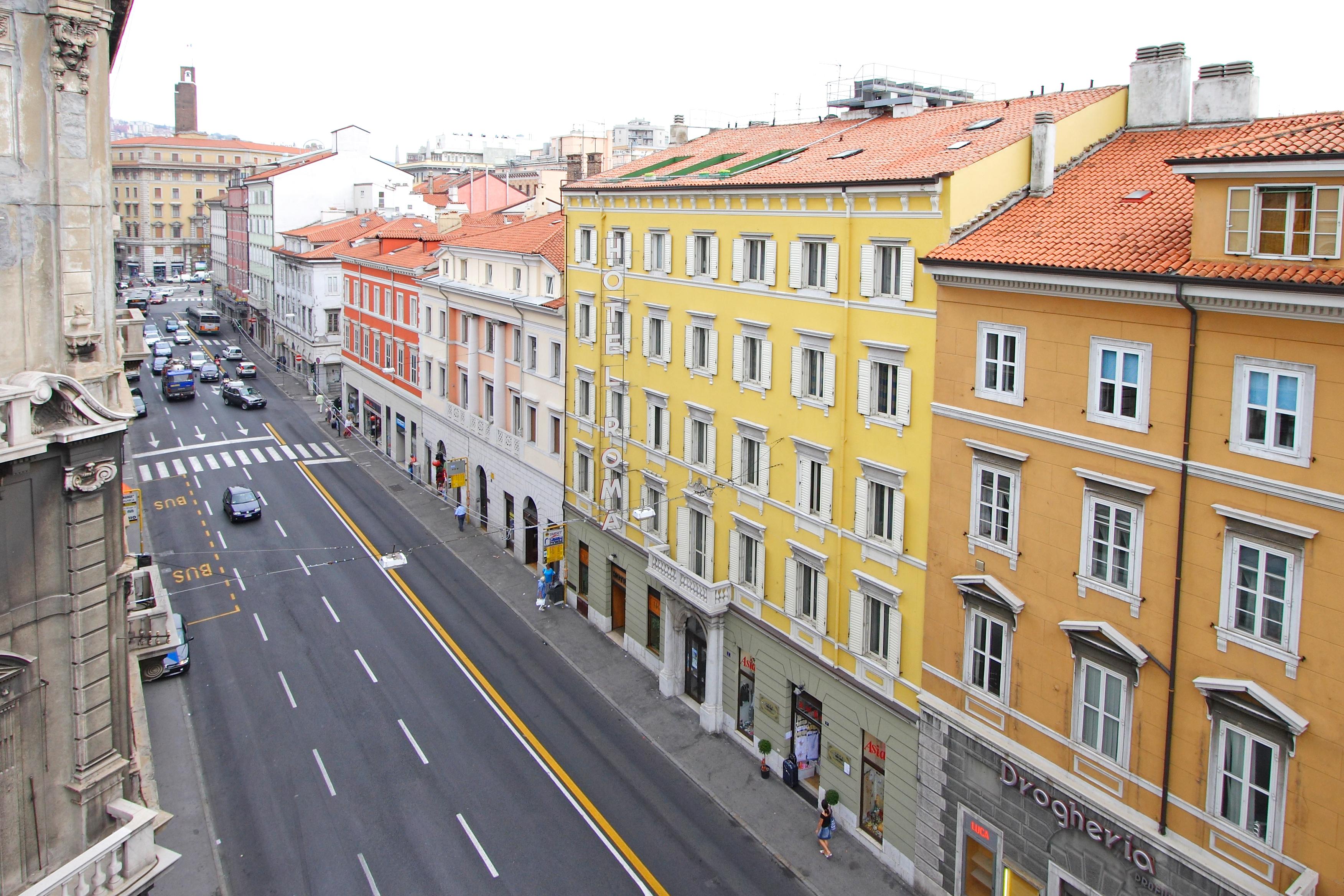 Hotel Roma Триест Экстерьер фото