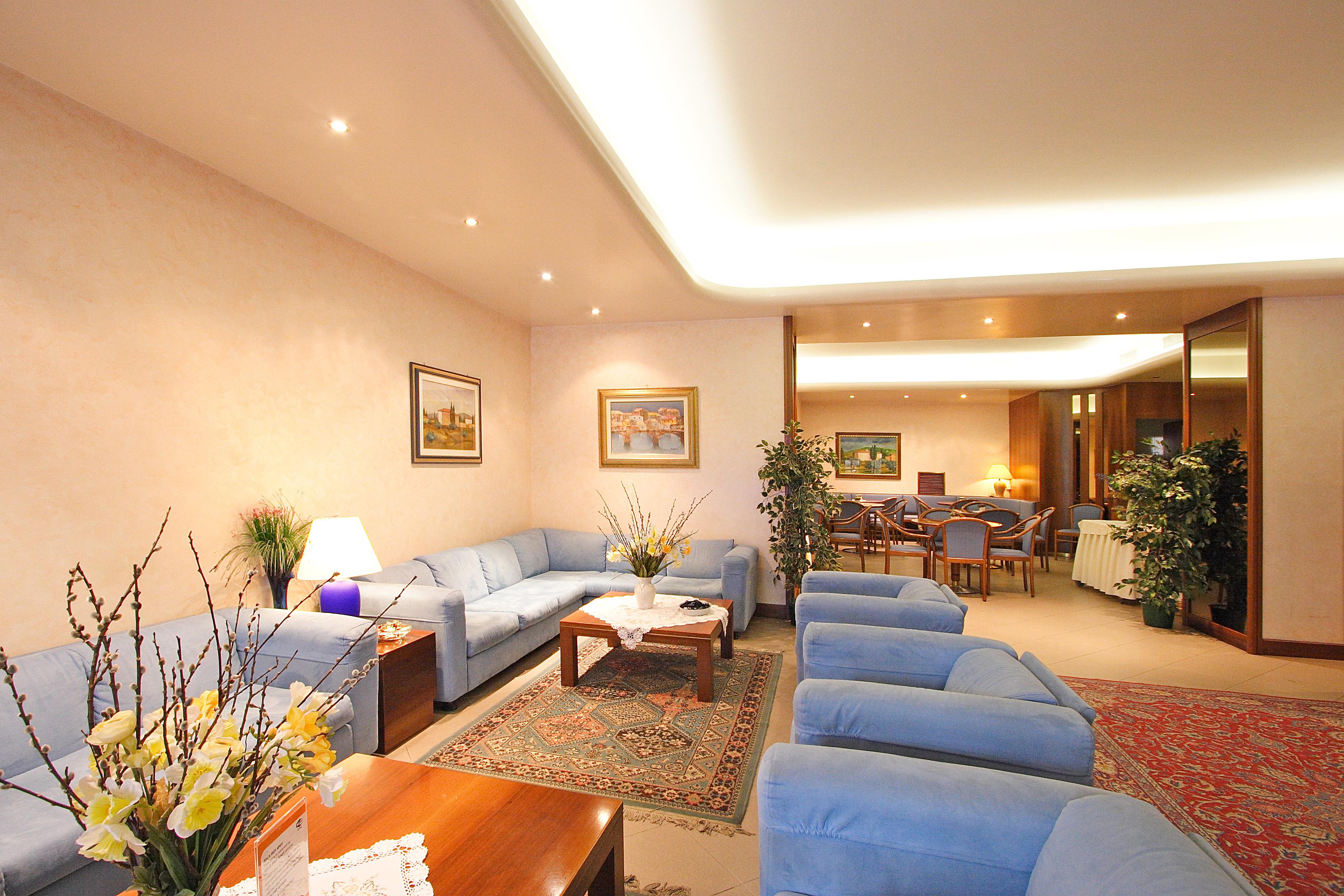 Hotel Roma Триест Экстерьер фото