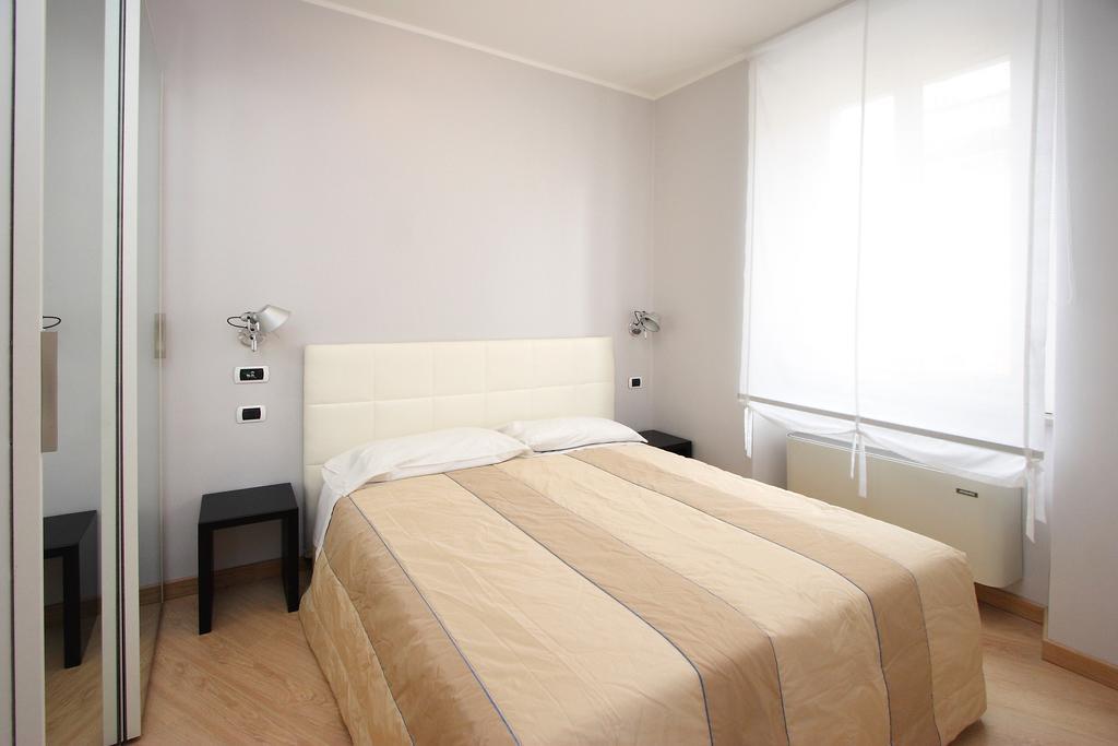 Hotel Roma Триест Экстерьер фото