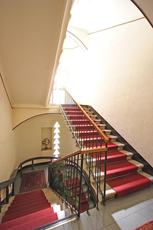 Hotel Roma Триест Экстерьер фото