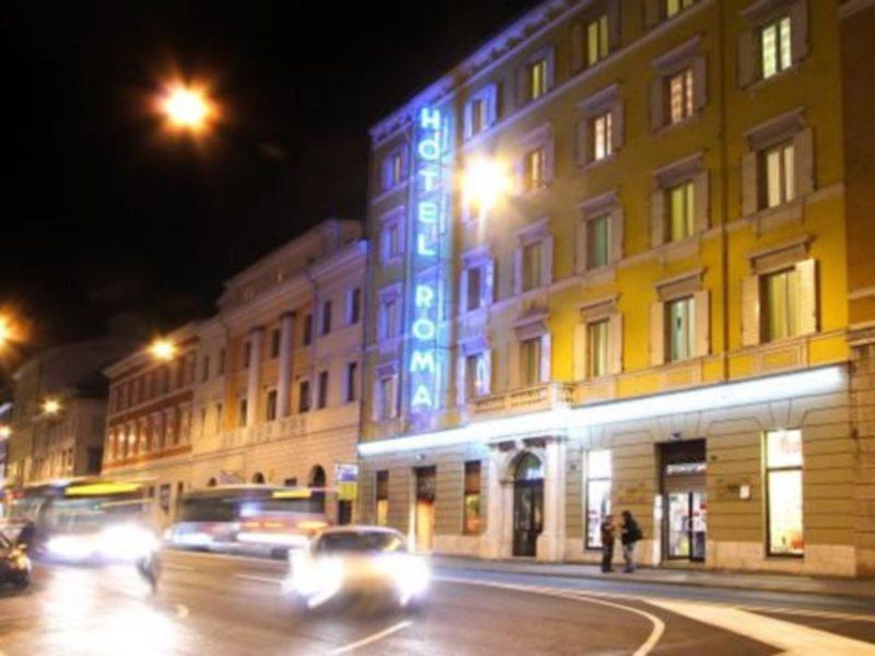 Hotel Roma Триест Экстерьер фото