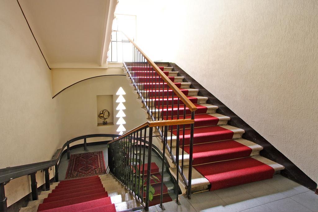 Hotel Roma Триест Экстерьер фото